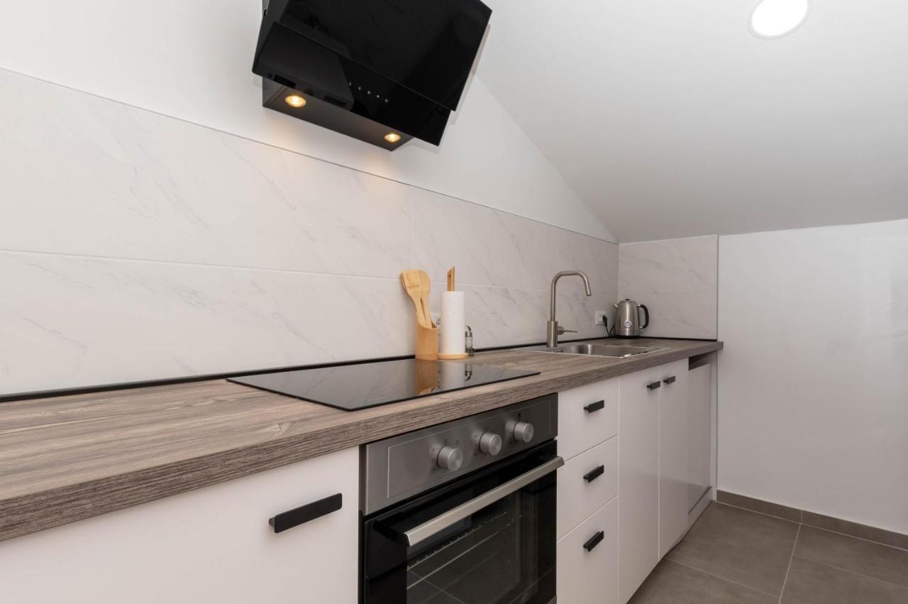 Apartment Eros Шишан Экстерьер фото